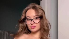 Social Media Creator @victoriaawhite @Showing Boobs & #Glasses Porn #Brunette #Shaved Pussy #Small Tits hd gratis adult | Tik.Porn