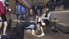 The female boss is playing with slaves, trampling and lick feet in the coffee shop!