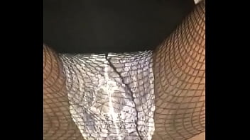 Perdendo o caba&ccedil_o com trans , vestindo lingerie