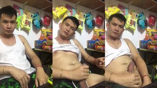 Daks dodong strokes and masturbates in HD video