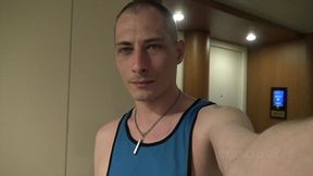 salope offre son cul su run bateau a deux mecx actifs