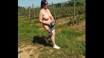 nu dans les vignes en alsace