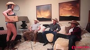 Sofie Marie - Box Delivery Girl Gets 3 Tips