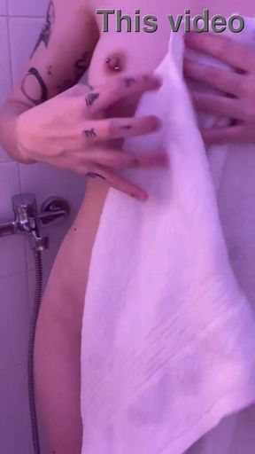 Blonde Washes up in the Shower and Squirts