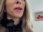 Littleangel84 - Vendeuse à domicile enculée par un black à grosse bite - interracial S02E05