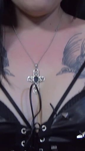 MILF Cum Slut Wife Sexy Cleo in Amateur Gangbang Fucking Gets Covered in Cum