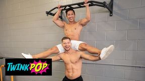 TWINKPOP - As Deacon Bench Presses In The Gym, He Deepthroats Dale's Rock-hard Pillar Before Taking His Arse