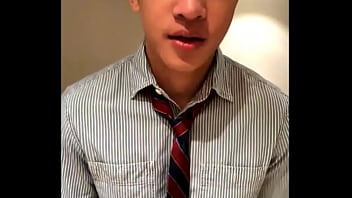 I chat with a handsome Thai guy on the video call. Higher quality version