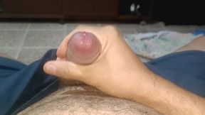 batendo uma punheta bem gostosa