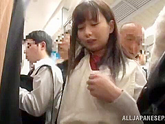 お尻を触られパンツにシミが物を挟んで擦り付けバックから嵌めてお尻にブッカケています。