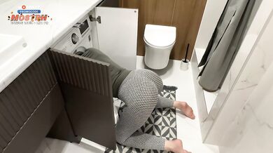 "Hey, Help Your Stepmom!" - Hot Milf Housewife In Tight Leggings with big ass Stuck In the Washer