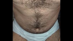 Peito peludo na punheta com fleshlight