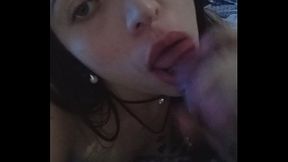 Pantera faminta engole seu piru inteirinho e faz escorrer todo mel ... deliciosa morena de OLHOS  verdes e marquinha de biqu&iacute_ni.