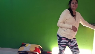 Desi chudai chubby wife puja