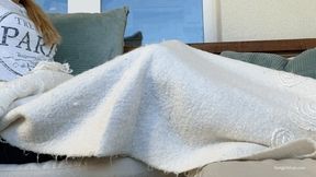 HORNY KIRA ON THE BALCONY PLEASURING HERSELF - MOV Mobile Version