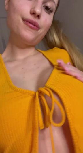 Chubby wife gets a surprise creampie at home