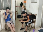 Me Follo A La Novia Zorra De Mi Amigo Mientras El Juega En El Telefono