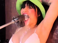 Natural brunette solo toying