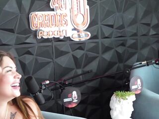 Pornstar sucks off a fan after a sexy interview - Sara Blond - CrisPasquel