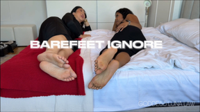 Barefeet ignore POV- Ebony Goddess Luna Law and Asian Empress Phoenix chat, lying down in bed while showcasing their exotic pedicured feet and sexy soles, Foot Fetish, Ignore fetish