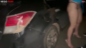 Dando em publico e corno com ci&uacute_mes da rola gigante - Paolla Hotwife