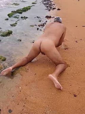 Ladysilva crossdress pelada na praia que bunda gostosa