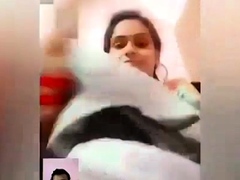 MARRIED BHABHI SHOW TITS ON VIDEO CALL