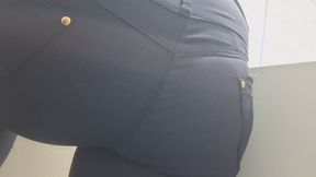farts in secret