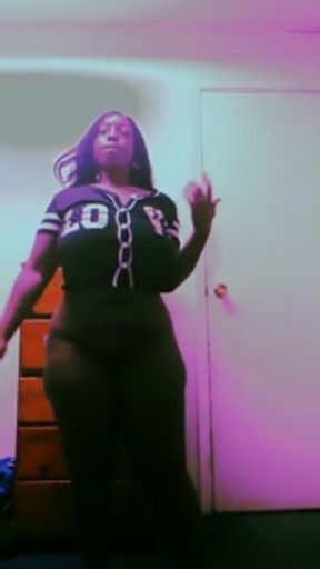 Sexy ebony bbw vibing Nude