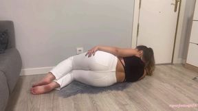 Stinky farts in white jeans