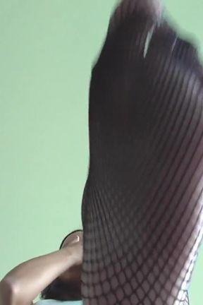 Madame Carlas fishnet feet stomping!
