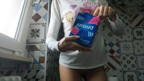 i have to put my tampax on while wearing my sweetest tee with my mini ponies