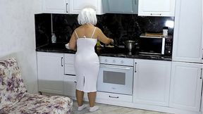 When Junior Stuffs Mom's Hole &mdash;  Leaves Breakfast Unminded