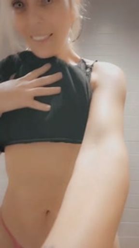 Come with me to pee
