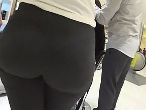 Top 10 BUBBLE BUTTS Walking the Streets-Candid