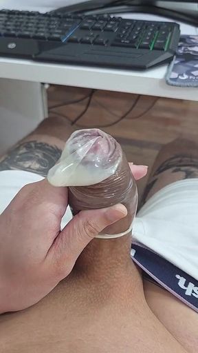Cum Inside a Condom - My Onlyfans Lkingsbr1