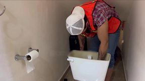 plomero ensena a joven caliente como se folla en mexico