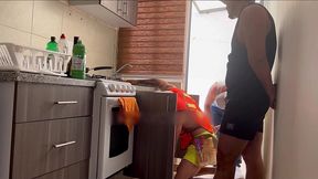 plomero ensena a joven caliente como se folla en mexico