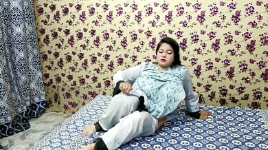 Plump Indian woman spreads wide and fingers herself on webcam