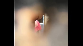Vecina despu&eacute_s del ba&ntilde_o