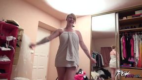 Voluptuous Minx loses control when she sees a cock