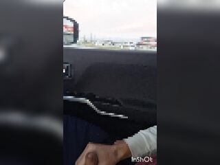 Masturbation　野外露出　見られそうなスリルが快感。車内でオナニー