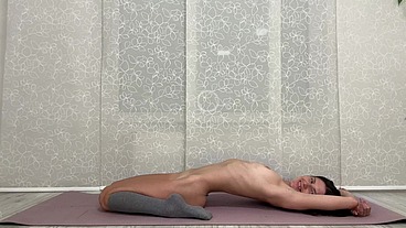 Total naked solo Yeaga