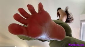 Aubrey Barefoot Stomping - Giantess - HD MP4