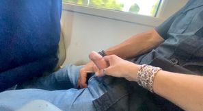 ACCIDENTAL SEX ON PUBLIC TRAIN - HANDJOB AND CUMSHOT, YOU DARE !!!