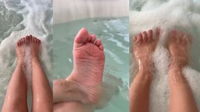 SOAK FEET: Foam, water, and my soles all wrinkled