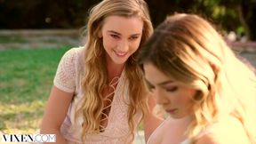 Kendra Sunderland and Blair Williams Share a One-Eyed Snake