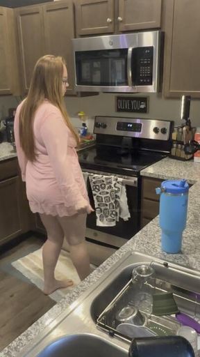 Kitchen Karaoke & Twerk Session