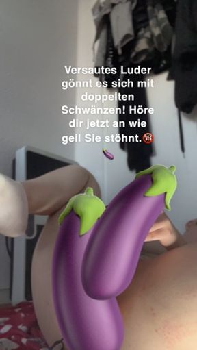 Versautes Luder gönnt es sich mit doppelten\nSchwänzen! Höre dir jetzt an wie geil Sie stöhnt.🔞🍆