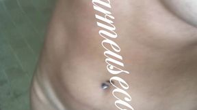 go a la douche tu viens m’aider